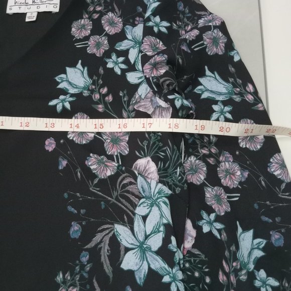 $5 Last Chance! NICOLE MILLER | Long Bell Sleeve Floral Shift Dress - Picture 10 of 11